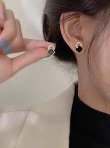 1 对时尚欧美经典水钻几何设计耳环，黑色百搭奢华时尚独特女士耳环