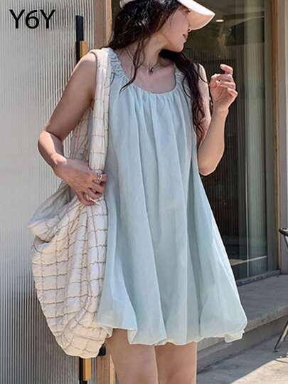 Y6Y 夏季蓝色休闲宽松无袖细肩带碎花连衣裙，适合海滩度假