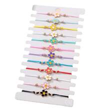 Set de 12 piezas de brazaletes de amistad ajustables y personalizados con flores de 5 pétalos de aleación, de colores variados, perfecto para volver al colegio - 12 flores - Ver 4