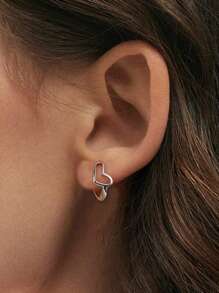 1 对 S925 纯银心形耳环，时尚简约百搭珠宝礼物，适合女性