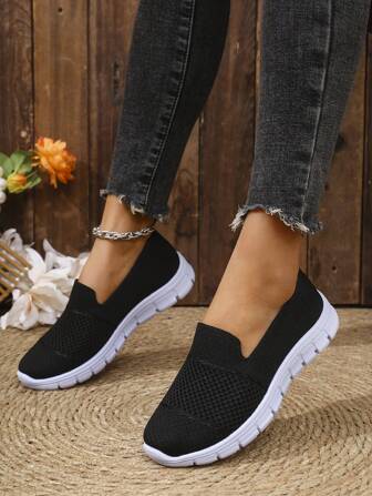 女士休闲透气一脚蹬软底运动鞋