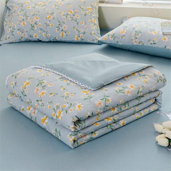 1 Pc Ditsy Floral Printed Skin Friendly & Comfortable Lightweight Quilt, Suitable For Bedroom, Dorm, Office Nap Cover, No Pillow Included