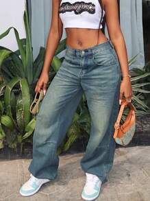جينز بتصميم رجعي واسع الساق مغسول باللون الأزرق للنساء