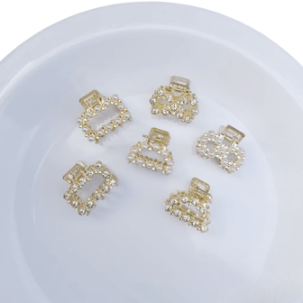 6pcs Women Metallic Faux Pearl & Rhinestone Hair Clips Hair Claws Claw Clips Hair Jaw Clip Hair Clamps Hair Clutch Hair Catcher Clip, Casual Fall Winter Hair Accessories For Women Bows For Vacation Outfits Woman