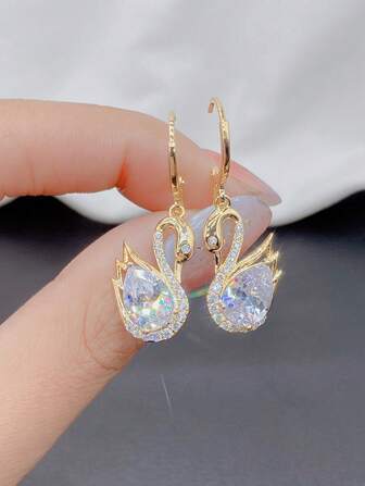 一对水钻天鹅设计耳环，韩国独特个性化时尚优雅耳环，奢侈品牌