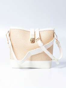 Textured Bucket Bag – Elegance And Versatility In One Accessory