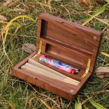 1 Stück handgefertigte Zigaretten-Aufbewahrungsbox aus Walnussholz, kompakte multifunktionale Aufbewahrungsbox geeignet für Bic-J6 Feuerzeuge, Konen, Zigaretten oder schmale Zigarren, tragbare Smartphone-große Raucher-Geschenkidee - Verschiedenfarbig - Übersicht 3