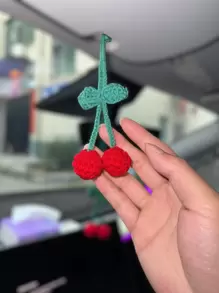 Adorno colgante hecho a mano a ganchillo de cereza 3D, accesorio creativo de felpa con forma de fruta como péndulo para el espejo retrovisor del coche - Rojo - Ver 11
