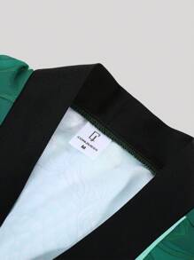 Plus Size Men's Autumn Lotus Flower Wrapped Five-Clawed Dragon Kimono Jacket - Green - View 3