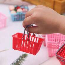 1pc Miniature Plastic Rectangular Shopping Basket Accessory, Random Color Dolls House Play Food Toys Micro Scene Supermarket Prop