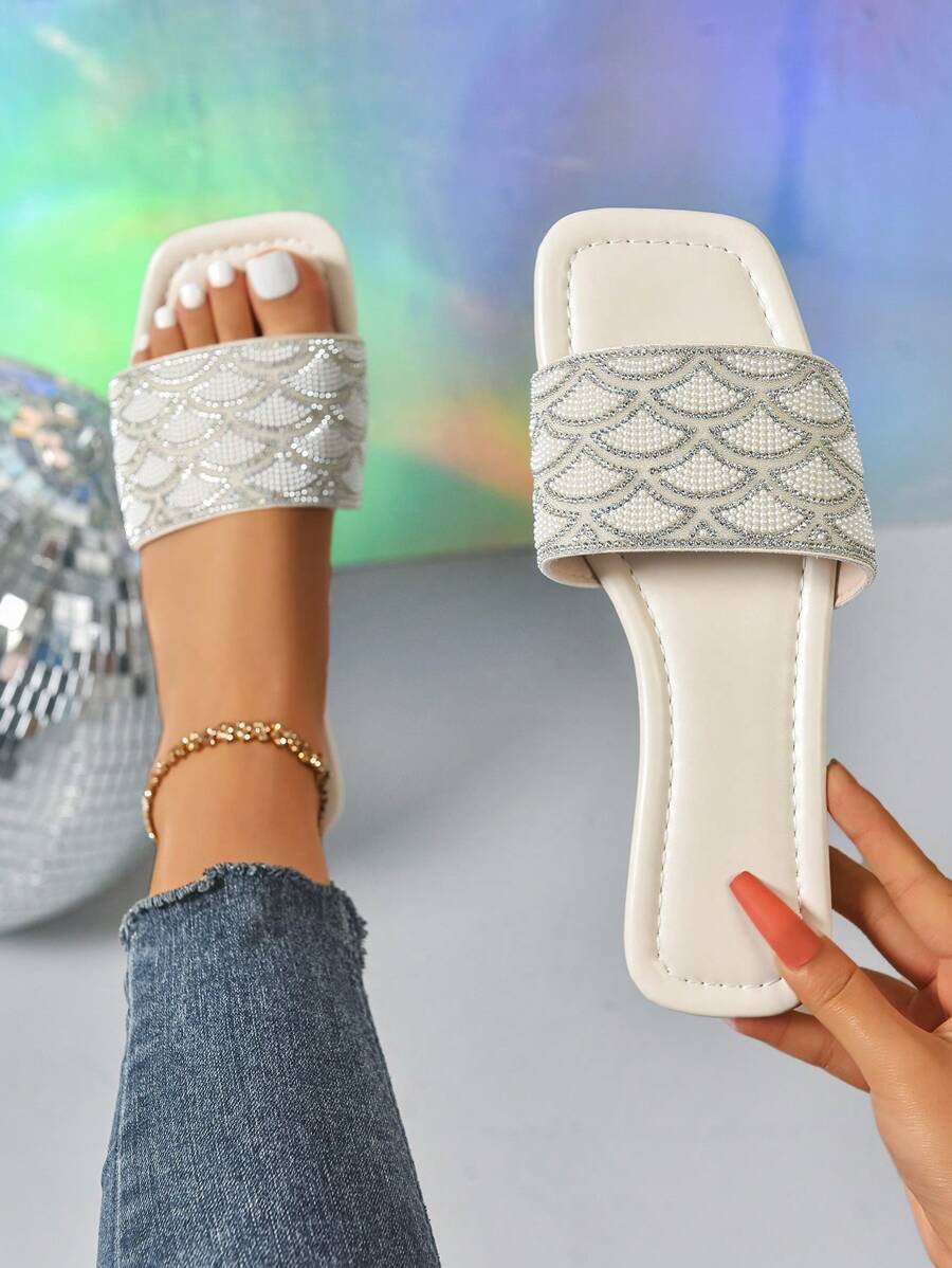 صنادل نسائية بفتحة للقدم ، مزينة باللؤلؤ والراين ستون, ذات تصميم مربع الأصبع، مسطح، مناسب للربيع والصيف والخريف، للمقاسات الكبيرة 42-43، نعال شاطئية فاخرة