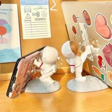 3pcs Creative Astronaut Mobile Desktop Stand, Astronaut Tablet Universal Support Stand, Pendant, Slouchy Movie Chaser Stand