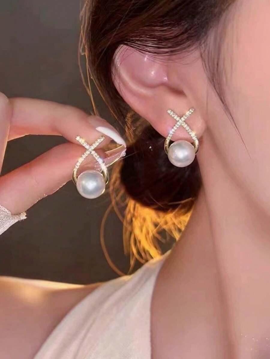 1 Pair Fashionable Elegant Crossed Rhinestone & Pearl Earrings