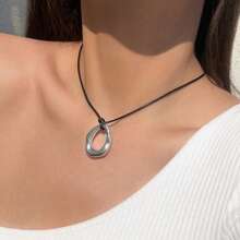 1 件厚重金属镂空不对称几何多元素吊坠心形吊坠项圈可调节黑色 PU 皮革绳项链女士时尚休闲街头派对珠宝礼物 - 皮繩吊墜項鍊 - 查看 10