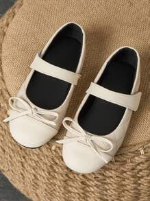 1 Paio di scarpe da sera per bambine con fiocco nero e bianco, scarpe da principessa formali per saggi, scarpe piatte in pelle morbida per occasioni ufficiali e performance scolastiche