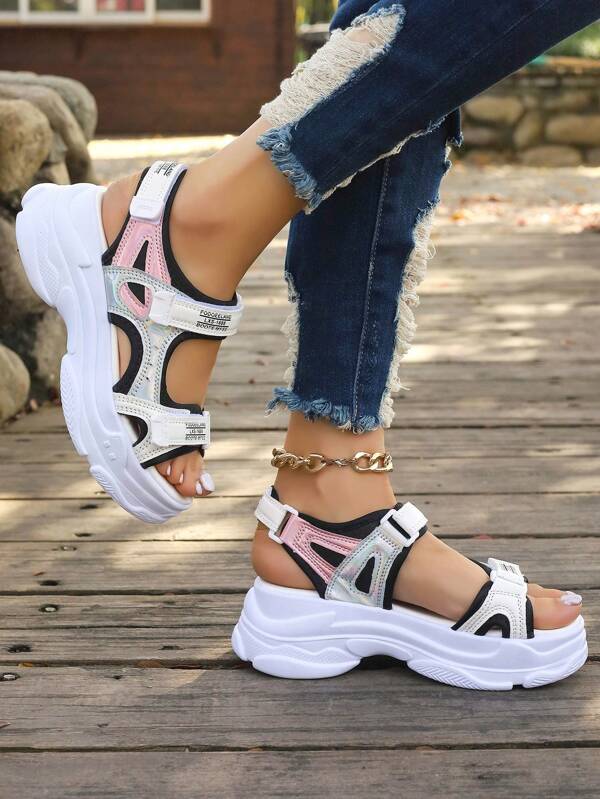 1 par de sandalias con suela gruesa para mujer, sandalias deportivas de verano con cierre de gancho y bucle, piel patentada bicolor brillante, plataforma de 6,5 cm, sandalias de playa, cómodas y transpirables