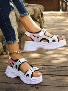 1 par de sandalias con suela gruesa para mujer, sandalias deportivas de verano con cierre de gancho y bucle, piel patentada bicolor brillante, plataforma de 6,5 cm, sandalias de playa, cómodas y transpirables
