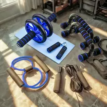 7 件套家庭健身房健身器材套装，迷你健身工具包括跳绳、握力器、俯卧撑杆、用于肌肉训练的腹肌轮、运动、健身房、家庭锻炼、腹肌轮、腹肌滚轮 - 彩色 - 查看 3