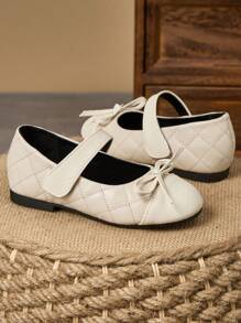 1 Paio di scarpe da sera per bambine con fiocco nero e bianco, scarpe da principessa formali per saggi, scarpe piatte in pelle morbida per occasioni ufficiali e performance scolastiche