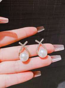 1 Pair Fashionable Elegant Crossed Rhinestone & Pearl Earrings