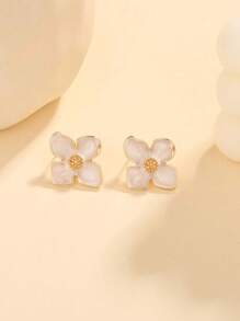 A Pair Of Stylish Spring - Summer Petal - Flower - Shaped Enamel Alloy Stud Earrings, Offering Multiple Color Choices, Perfect For Daily Wear And Light - Hearted Social Gatherings, Ideal For Female Accessory Enthusiasts