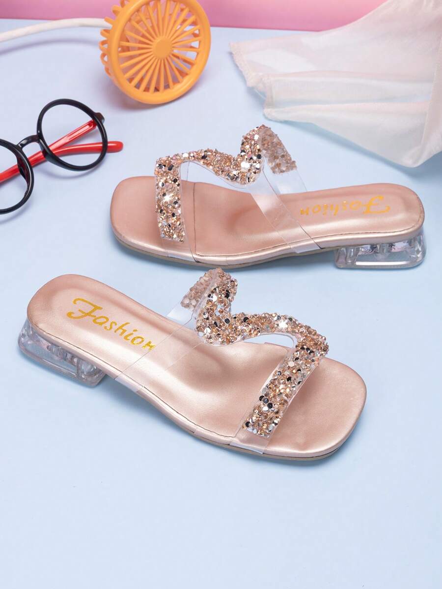 A Pair Of Champagne Gold Shiny Stylish Little Heeled Slippers For Family Gatherings, Vacations, Beach Sunshine And Photo Shoots