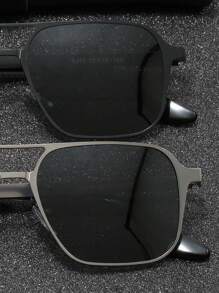 SY SI YANG 品牌男士超轻方形不锈钢商务眼镜，配有精美礼盒包装、眼镜盒和清洁布，适合夏季海滩度假、户外活动和旅行。