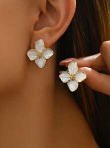 A Pair Of Stylish Spring - Summer Petal - Flower - Shaped Enamel Alloy Stud Earrings, Offering Multiple Color Choices, Perfect For Daily Wear And Light - Hearted Social Gatherings, Ideal For Female Accessory Enthusiasts