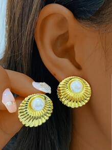 4 Pairs French Elegant Vintage Versatile 18K Gold Plated Floral & Geometric Faux Pearl Stud Earrings, Stainless Steel Hypoallergenic Fashionable Women Accessories, Suitable For Everyday Wear And Celebrations, Great Mother's Day & Valentine's Day Gift