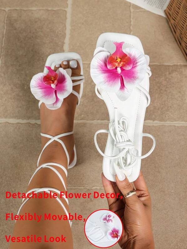 planare Sandalias planas casuales de estilo vacacional para mujeres, de PU con punta abierta y ligeras, con punta redonda y correa de tobillo, con decoración floral, elegante estilo romano de verano para uso casual en la playa, fiestas, vacaciones. Adecuadas para camisetas, vestidos, bikinis, ropa casual, ir y venir del trabajo y largas caminatas. Antideslizantes.