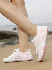 Dian Sen Zapatos de agua para mujer de secado rápido, zapatos para vadear y hacer senderismo acuático para nadar, surfear, playa, kayak, diseño de punta ancha, antideslizantes, para trekking en ríos y barranquismo, zapatos para la playa y la natación, calcetines acuáticos descalzos, ligeros y flexibles para yoga, pilates, piscina, voleibol de playa, gimnasio, escalada de rocas, pesca, para usar en primavera, verano y otoño - Rosa - Ver 3
