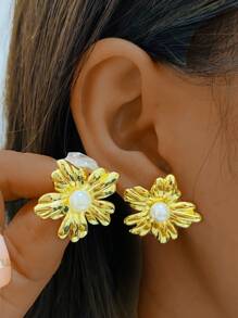 4 Pairs French Elegant Vintage Versatile 18K Gold Plated Floral & Geometric Faux Pearl Stud Earrings, Stainless Steel Hypoallergenic Fashionable Women Accessories, Suitable For Everyday Wear And Celebrations, Great Mother's Day & Valentine's Day Gift