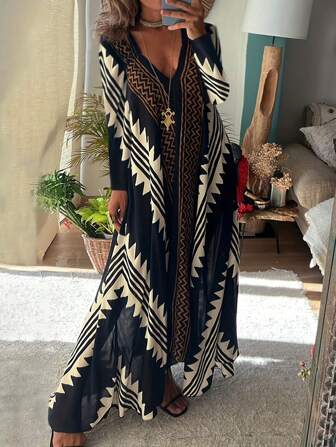 休闲度假风格 V 领休闲宽松数码印花编织女士长裙
