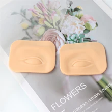 Modèle en silicone avec caractéristiques sensorielles artificielles humaines. Oreilles, yeux, bouche, nez pour l'enseignement, la pratique, le choix des oreilles, l'acupuncture des oreilles, les boucles d'oreilles, les appareils auditifs. Modèle en gel de silice.