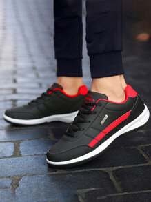 2025 nuevo color sólido PU con cordones zapatillas de deporte de los hombres casuales, de moda y versátil antideslizante resistente al desgaste plana zapatos de los hombres de tenis, adecuado para el desplazamiento diario, caminar, pasear al perro, correr, fútbol, deportes al aire libre, gimnasio, viajes y otras escenas. - Negro - Ver 4