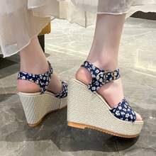 New Mini Floral Buckle Fashion Thick Bottom Wedge Heel Sandals - Multicolor - View 3