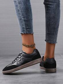 Baskets décontractées en canevas rétro pour femmes, chaussures plates et confortables pour étudiants, chaussures de skate polyvalentes inspirées du style Ins, chaussures vulcanisées basses - Noir - Voir 1