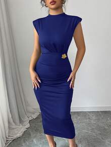 Doriss Women's Metal Floral Decor Round Neck Casual Elegant Maxi Dress