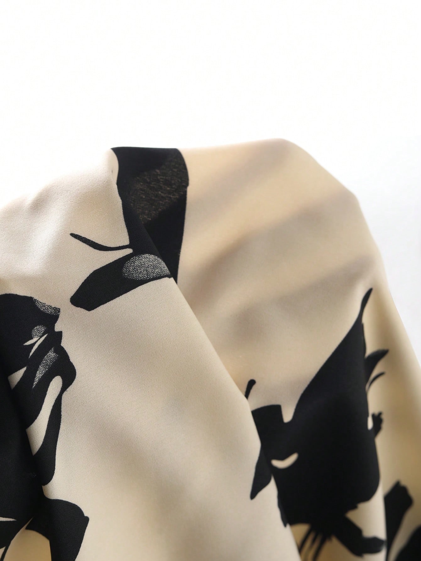 تنورة كاجوال طويلة متوسطة الطول ذات خصر مطاطي، بطب...