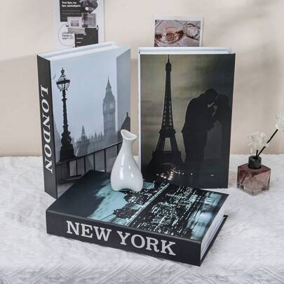 3/2/1 قطعة ديكور كتاب صناعي. طراز منزلي عصري، وأسماء المدن الدولية والأبنية الشهيرة - مستوحاة من المصممين، من الورق المقوى الصلب (لا يمكن فتحه). ديكور مثالي لغرفة المعيشة، والزينة المكتبية، والديكور الحائطي. مناسب لعدة سيناريوهات (ديكور الغرفة، ديكور المنزل، ديكور غرفة النوم وغرفة المعيشة، ديكور المكتب، ديكور الحمام / ديكور المكتب، خزانة التلفزيون، الردهة، رف الكتب) هدايا مختلفة للأعياد.
