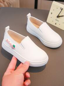 1 Pair Girls' Fashion Casual Slip-On Strawberry Decor Princess Style Sports Shoes Suitable For Performance And Students