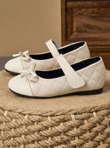 1 Paio di scarpe da sera per bambine con fiocco nero e bianco, scarpe da principessa formali per saggi, scarpe piatte in pelle morbida per occasioni ufficiali e performance scolastiche