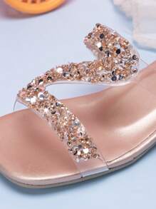 A Pair Of Champagne Gold Shiny Stylish Little Heeled Slippers For Family Gatherings, Vacations, Beach Sunshine And Photo Shoots