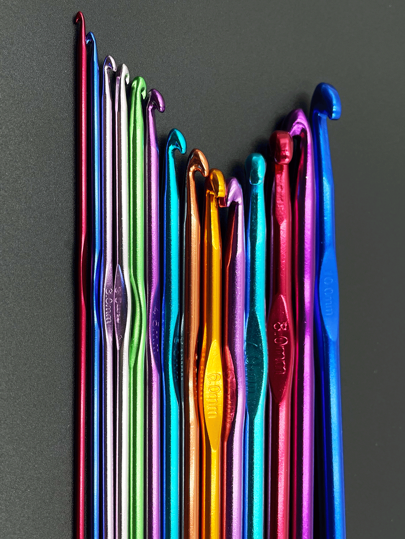 14pcs Set Aluminum Oxide Crochet Hooks, Crochet Needles Craft Set, Aluminum Crochet Hooks In Assorted Colors, Suitable For Beginners And Professionals (2mm - 10mm)