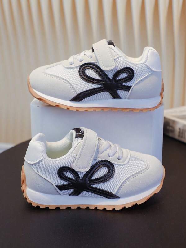 Baskets de sport décontractées pour filles, chaussures de sport respirantes pour enfants avec semelle souple antidérapante. Nouvelles arrivages de printemps, marque de mode