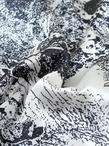 Set de pijama de 2 piezas de satén con estampado de pintura al estilo de tinta, blusa de manga corta con cuello y pantalón corto con lazo para mujer