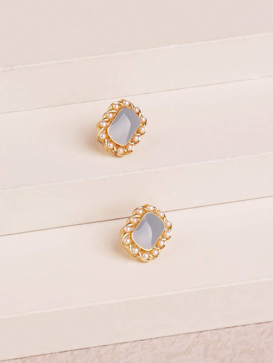 1 对优雅几何金属耳钉，配人造珍珠装饰，适合女性日常佩戴