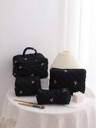 女士蝴蝶结刺绣绗缝化妆包套装，可爱马卡龙色大容量化妆包，轻巧蓬松填充洗漱用品包，适合旅行收纳、日常使用。