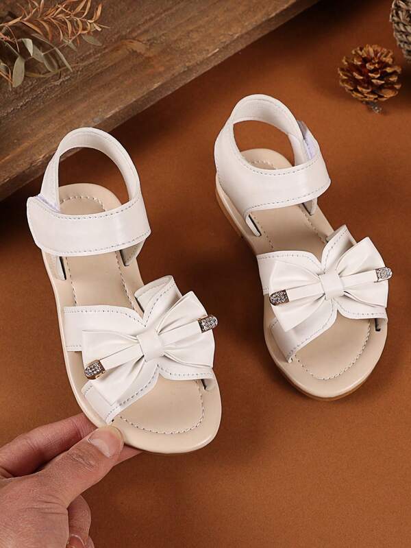 Beige Toddler Girls' Plus Size Flat Sandals, Solid Color PU Polka Dot Strap, Butterfly Design Open Toe, Lightweight & Fashionable Roman Sandals, Suitable For Baby Girls' Casual, Holiday Wear, Spring/Summer 2025