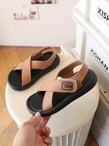 صنادل بنية للأولاد الأطفال، صنادل بيضاء بسيطة للأطفال الصغار، صيفية